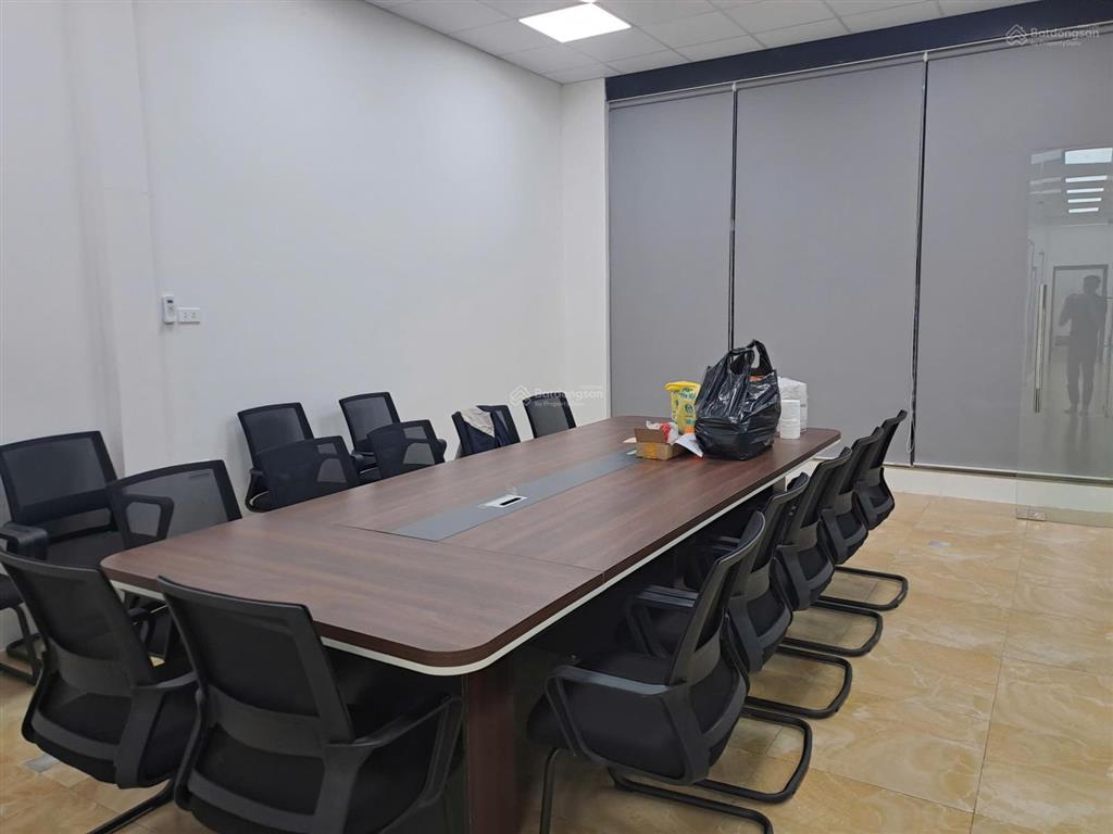 Hàng hiếm việt hưng diện tích 317m² kèm nhà 3 tầng phù hợp làm văn phòng, trụ sở công ty