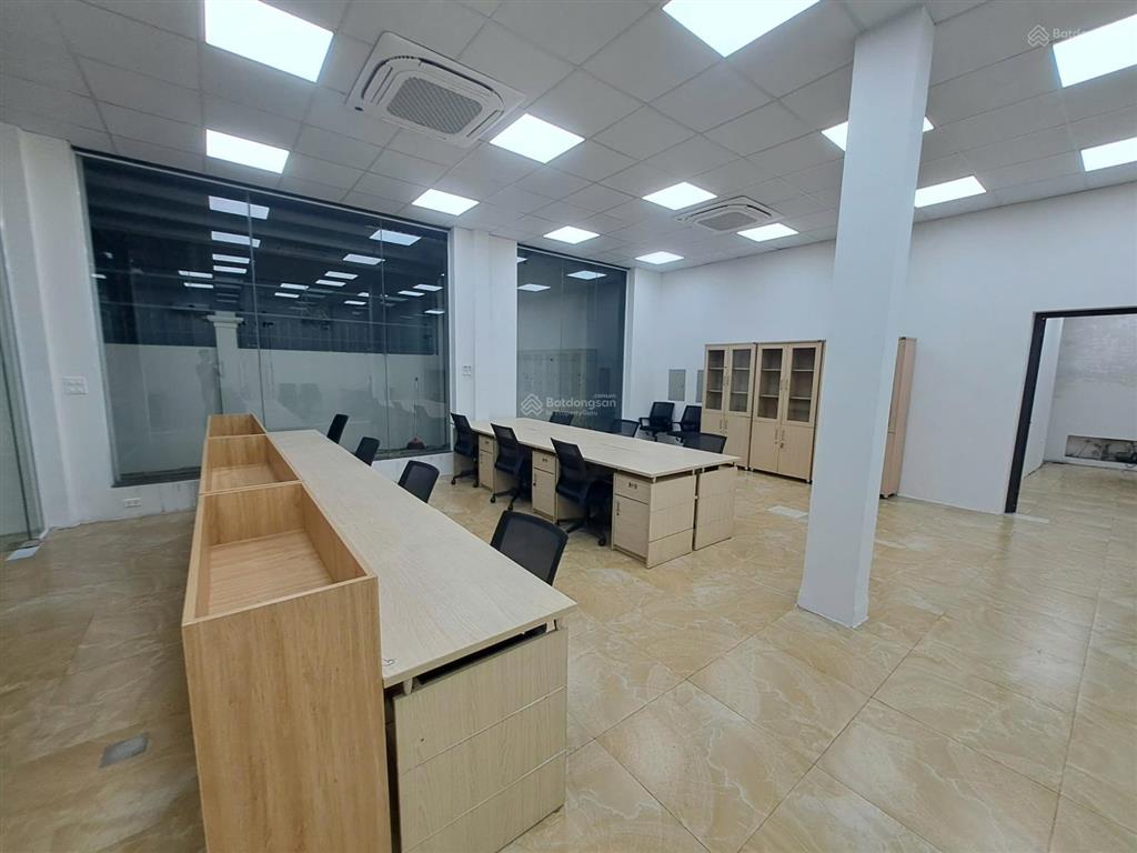 Hàng hiếm việt hưng diện tích 317m² kèm nhà 3 tầng phù hợp làm văn phòng, trụ sở công ty