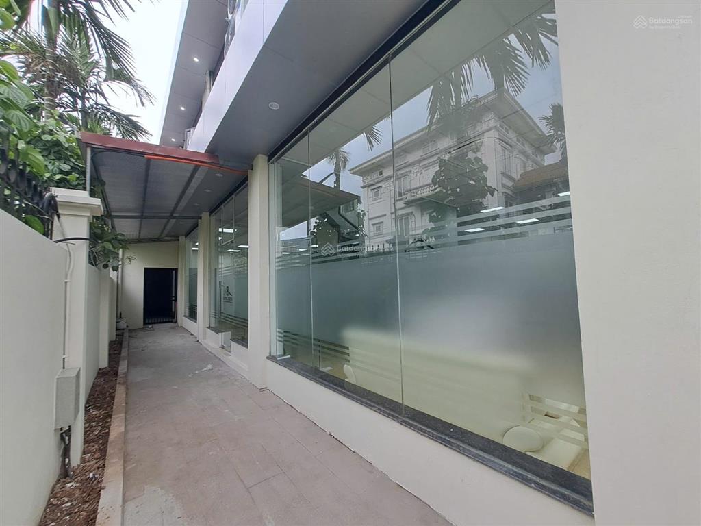 Hàng hiếm việt hưng diện tích 317m² kèm nhà 3 tầng phù hợp làm văn phòng, trụ sở công ty