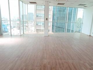 Cho thuê văn phòng 80m2 quận 1  góc trần hưng đạo  view kính toàn cảnh  chỉ 395k/m2