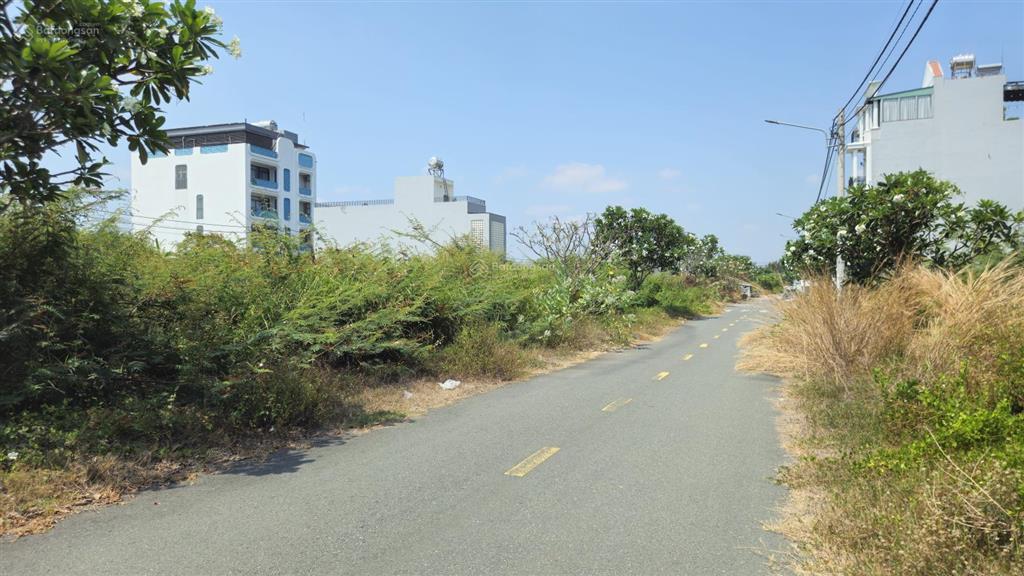 Bán đất đường long thuận, long phước, diện tích 62,8 m2. giá tốt chỉ 3.9 tỷ.  0968 725 ***
