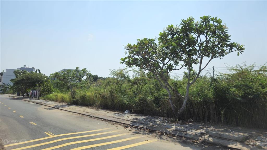 Bán đất đường long thuận, long phước, diện tích 62,8 m2. giá tốt chỉ 3.9 tỷ.  0968 725 ***