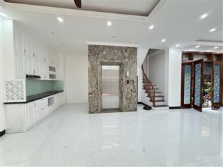 Nguyễn lương bằng, 40m xây 6 tầng thang máy, 20m ra phố, ngõ thông, lô góc, full đồ, ở ngay.