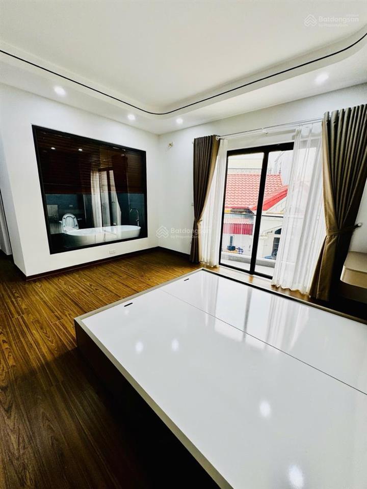 Cực hiếm! phương mai, ô tô đỗ, sát hồ, nhà mới, 6 tầng thang máy, full đồ, ở hay cho thuê đều được