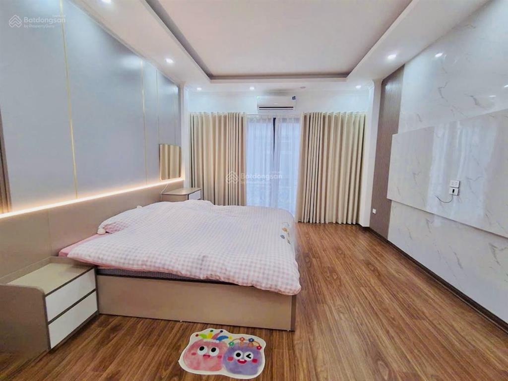 Bán nhà tôn đức thắng, sát phố, ngõ ba gác thông, nhà xây mới, 2 thoáng, full đồ, 41m2*5t