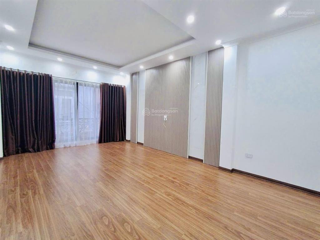 Bán nhà tôn đức thắng, sát phố, ngõ ba gác thông, nhà xây mới, 2 thoáng, full đồ, 41m2*5t