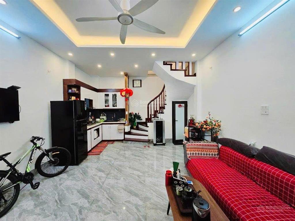 Giá đầu tư! p. thái hà, ngõ thông đẹp, vf3 đỗ gần, sổ vuông, tặng nt, không qh, mua tích sản, ~40m2