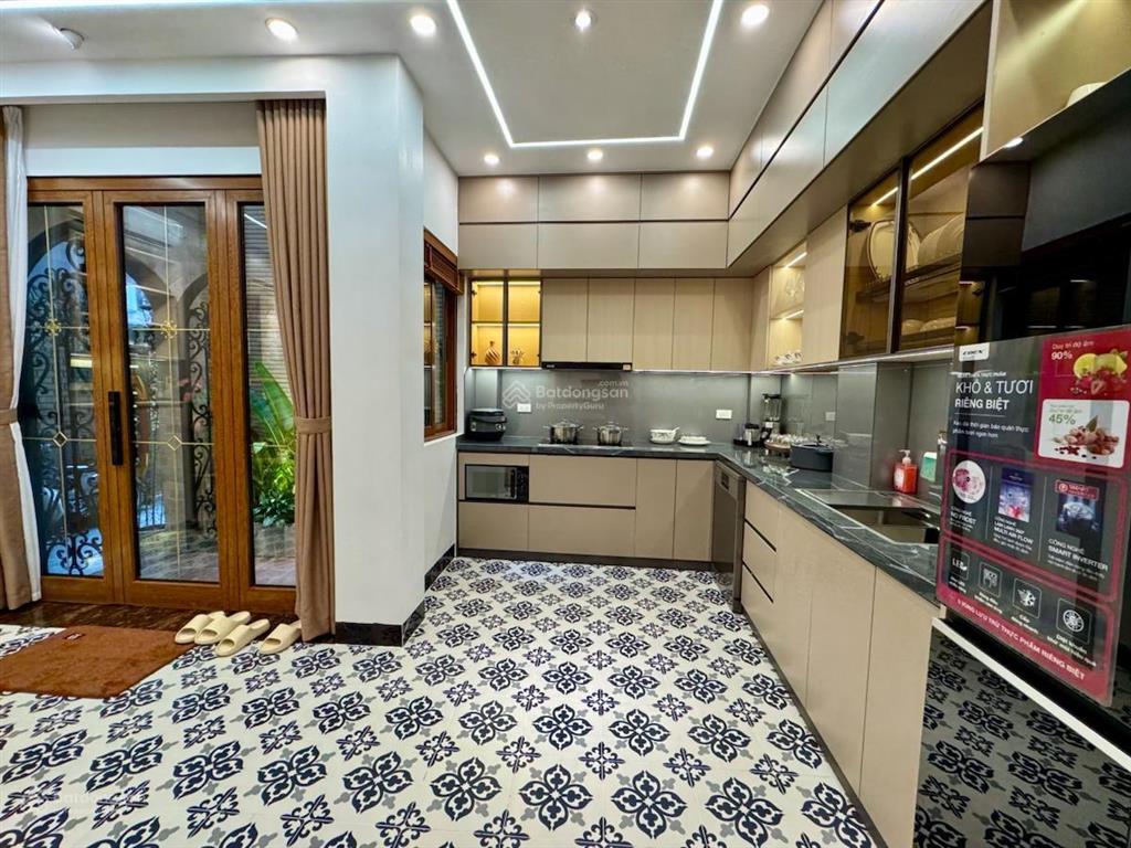 Tây sơn, 1 nhà ra ô tô, 30m ra phố, không qh, nhà mới,nhiều phòng, ở hay cho thuê đều được, 40m*6t