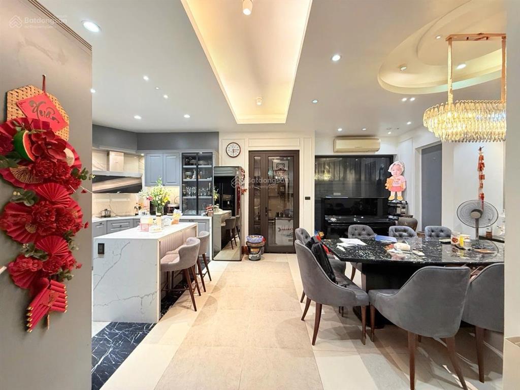 Trung phụng, 20m thẳng tắp ra phố, ô tô đỗ, không qh, nhà dân xây, lô góc, 3 thoáng, full đồ, 41m