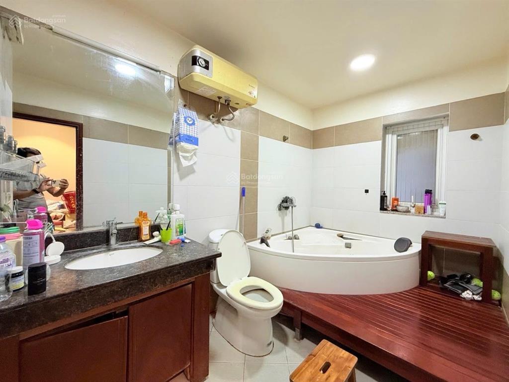 Trung phụng, 20m thẳng tắp ra phố, ô tô đỗ, không qh, nhà dân xây, lô góc, 3 thoáng, full đồ, 41m