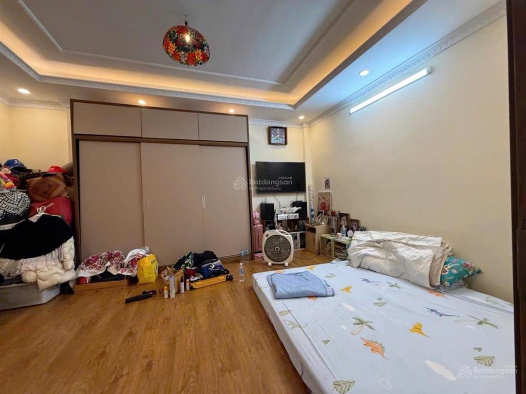 Tôn thất tùng, sát phố, mặt ngõ thông tứ phía, kinh doanh tốt, nhà dân, lô góc, full đồ, 41m2*5t