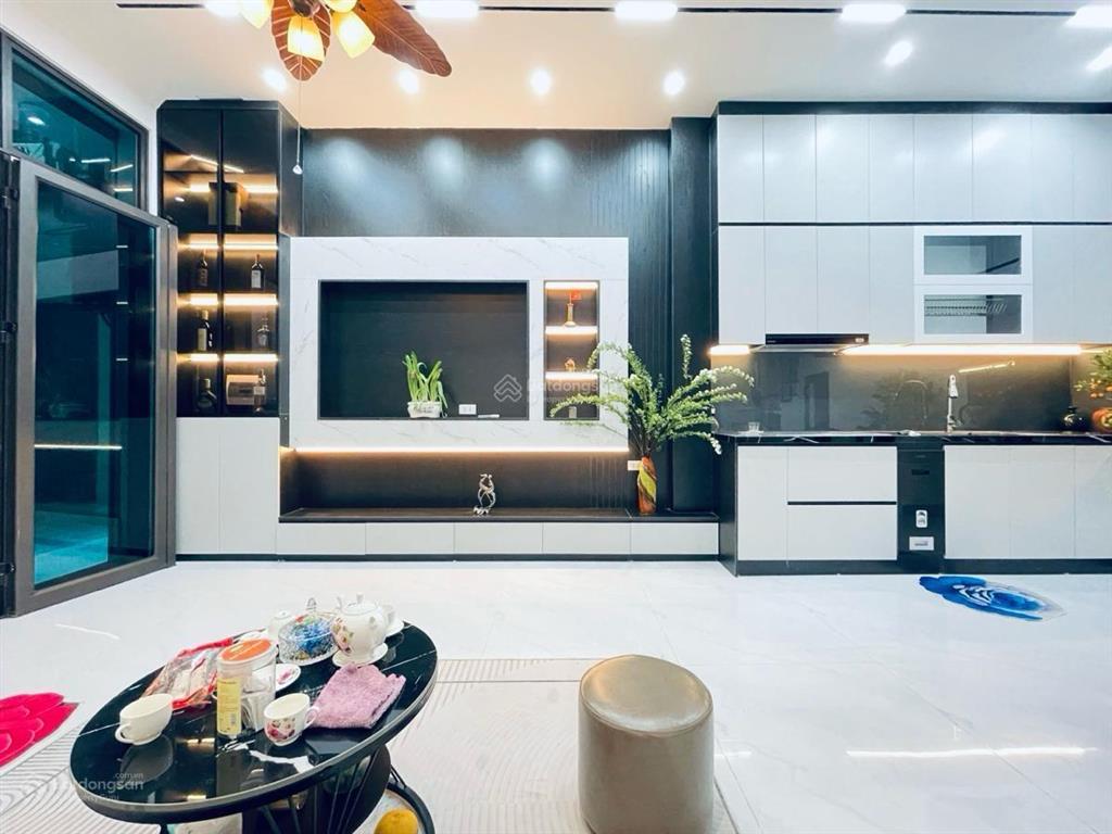Bán nhà ô chợ dừa, 30m ra phố, ngõ ba gác thông, qh ổn định, nhà dân xây mới, lô góc, 40m2*5t