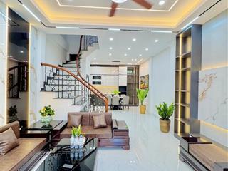 Cần bán gấp nhà thái thịnh, 10m ra ô tô tránh, ngõ ba gác thông, nhà mới, full đồ, qh ổn định
