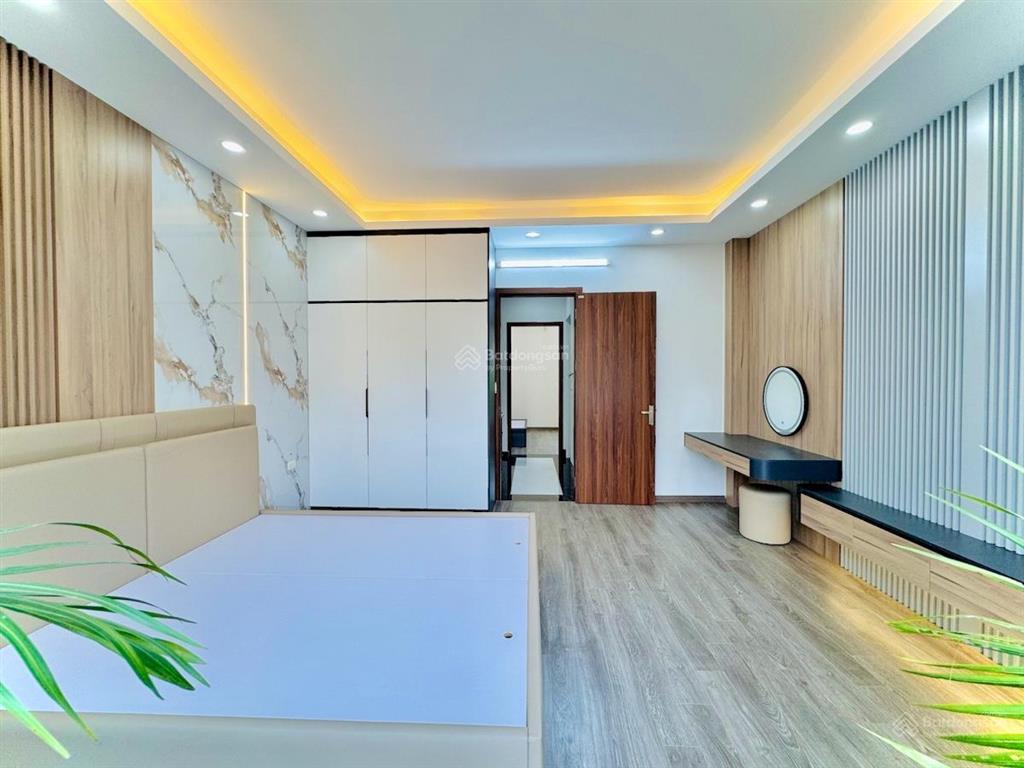 Cần bán gấp nhà thái thịnh, 10m ra ô tô tránh, ngõ ba gác thông, nhà mới, full đồ, qh ổn định