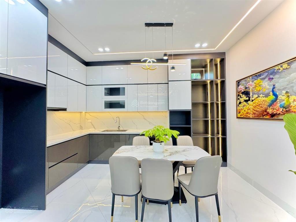 Bán nhà trường chinh, ô tô đỗ, ngõ thông, nhà xây mới, 2 thoáng, full đồ, nhiều phòng, 40m2*6t