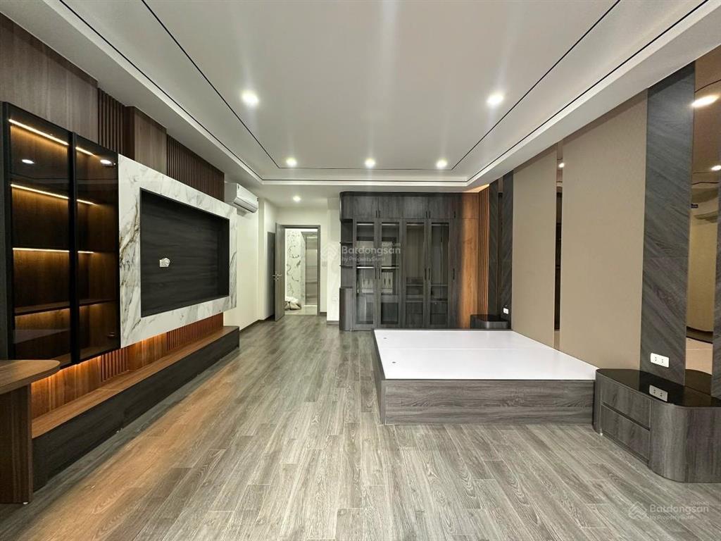 Bán nhà xã đàn, 40m² xây 6 tầng thang máy, ô tô đỗ, ngõ thông, full nội thất, không qh