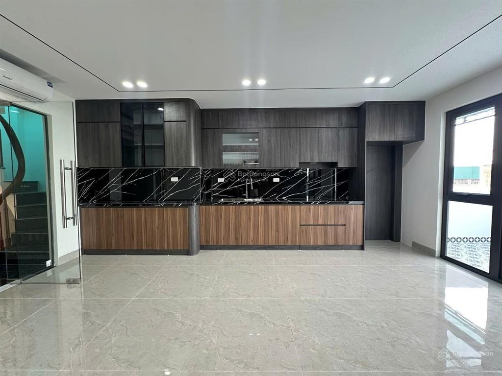 Bán nhà xã đàn, 40m² xây 6 tầng thang máy, ô tô đỗ, ngõ thông, full nội thất, không qh
