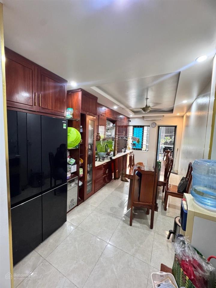 Tây sơn, 1 nhà ra ô tô tránh, ngõ thông tứ phía, gần phố, nhà dân xây chắc chắn, full đồ, 41m2*5t