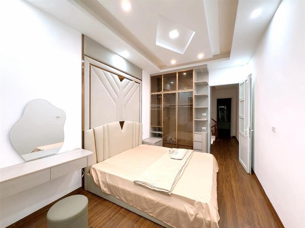Bán nhà đường láng, 10m ra ô tô tránh, gần phố, ngõ thông, nhà mới, không qh, full nt, 39m2*5t