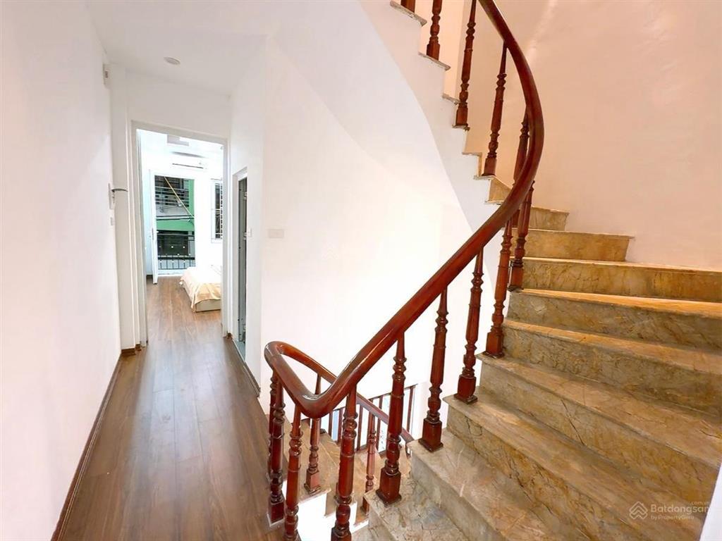 Bán nhà đường láng, 10m ra ô tô tránh, gần phố, ngõ thông, nhà mới, không qh, full nt, 39m2*5t