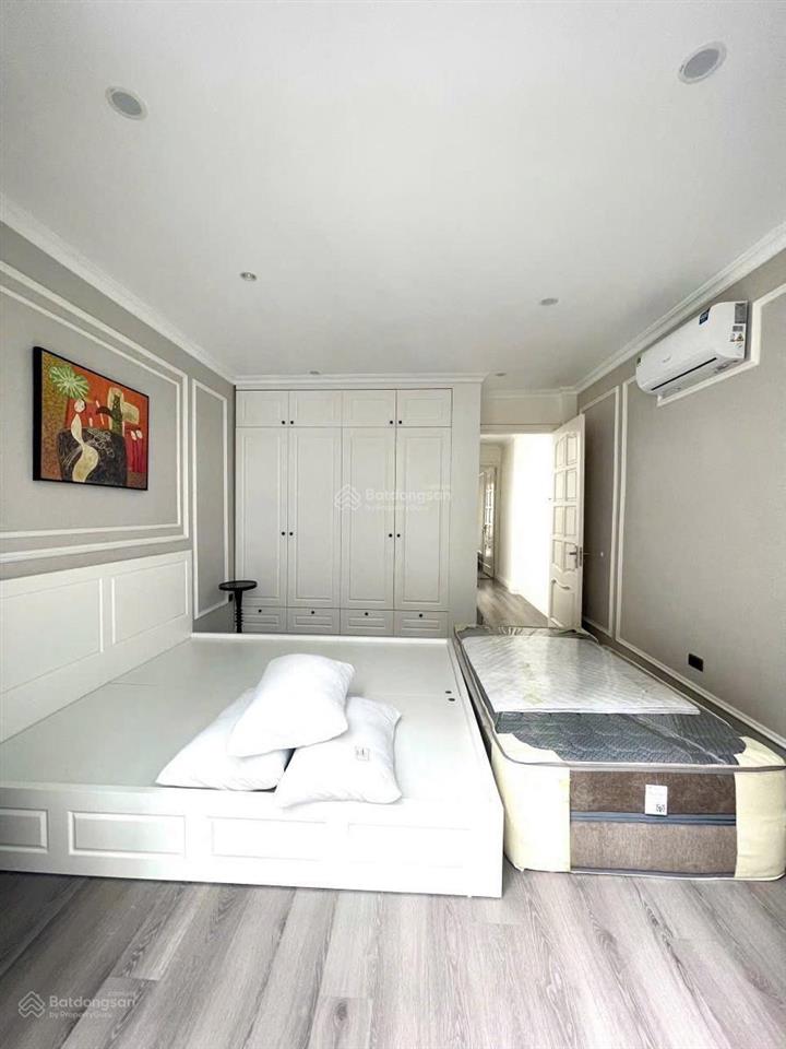 Hiếm! cát linh, 30m ra phố, ngõ thông, nhà xây mới, lô góc, trước nhà rộng 4m, full đồ, 39m2*5t