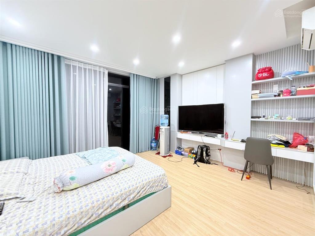 Bán nhà trung phụng, 30m thẳng tắp ra phố, không qh, ngõ ba gác thông, nhà dân xây, full đồ, 39m*5t