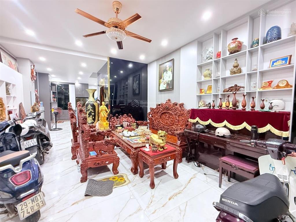 Bán nhà trung phụng, 30m thẳng tắp ra phố, không qh, ngõ ba gác thông, nhà dân xây, full đồ, 39m*5t