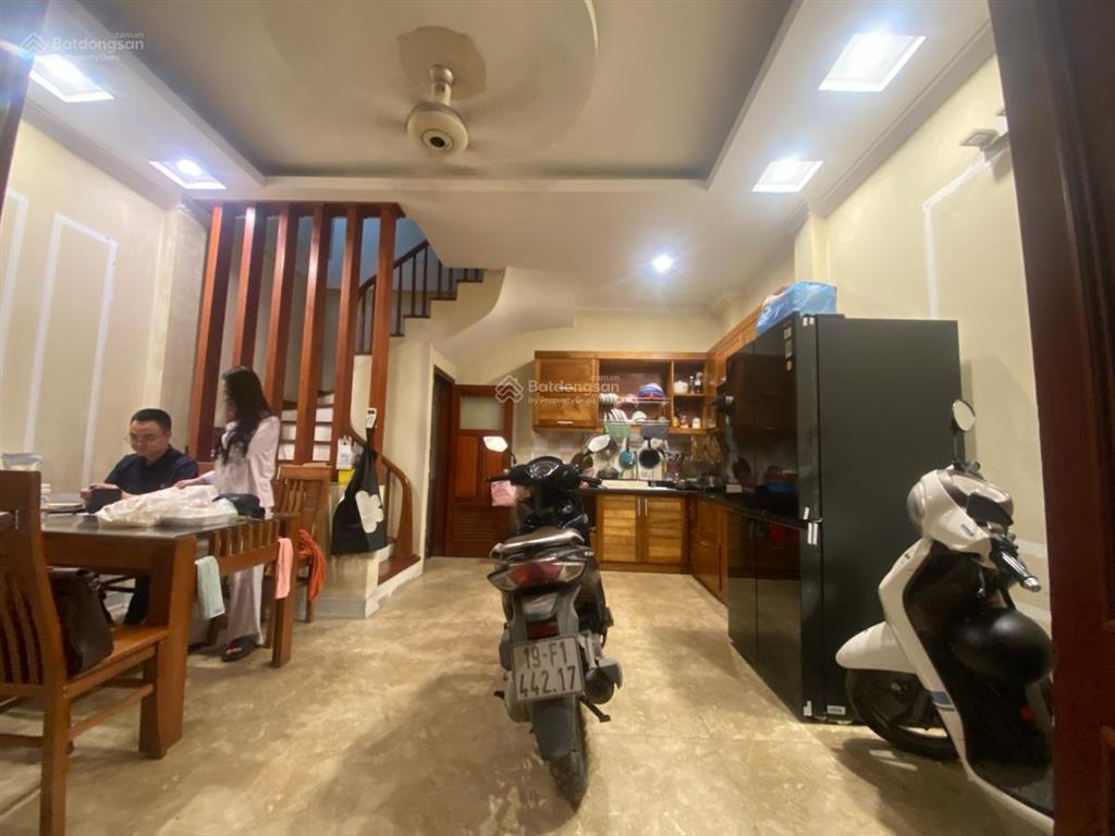 Cần bán gấp! giảng võ, ô tô đỗ, gần phố, ngõ thông đường láng, nhà dân xây, lô góc, full đồ, 39m*5t