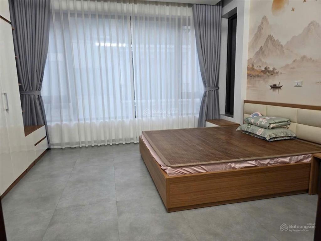 Cắt lỗ nhà thái hà 50m chỉ 30m ra phố, ngõ ba gác thông, trước nhà rộng 3m thoáng sáng, nhà dân xây