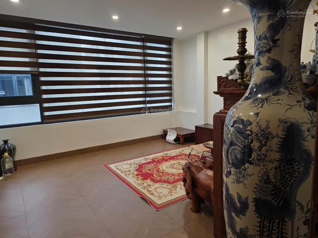 Cắt lỗ nhà thái hà 50m chỉ 30m ra phố, ngõ ba gác thông, trước nhà rộng 3m thoáng sáng, nhà dân xây
