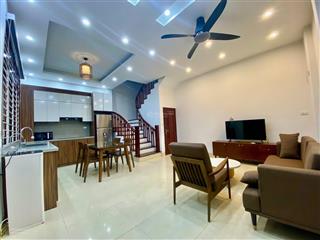 Cực hiếm! ngọc khánh, 15m thẳng tắp ra phố, ô tô đỗ, ngõ thông, nhà dân xây, 2 thoáng, full đồ, 40m