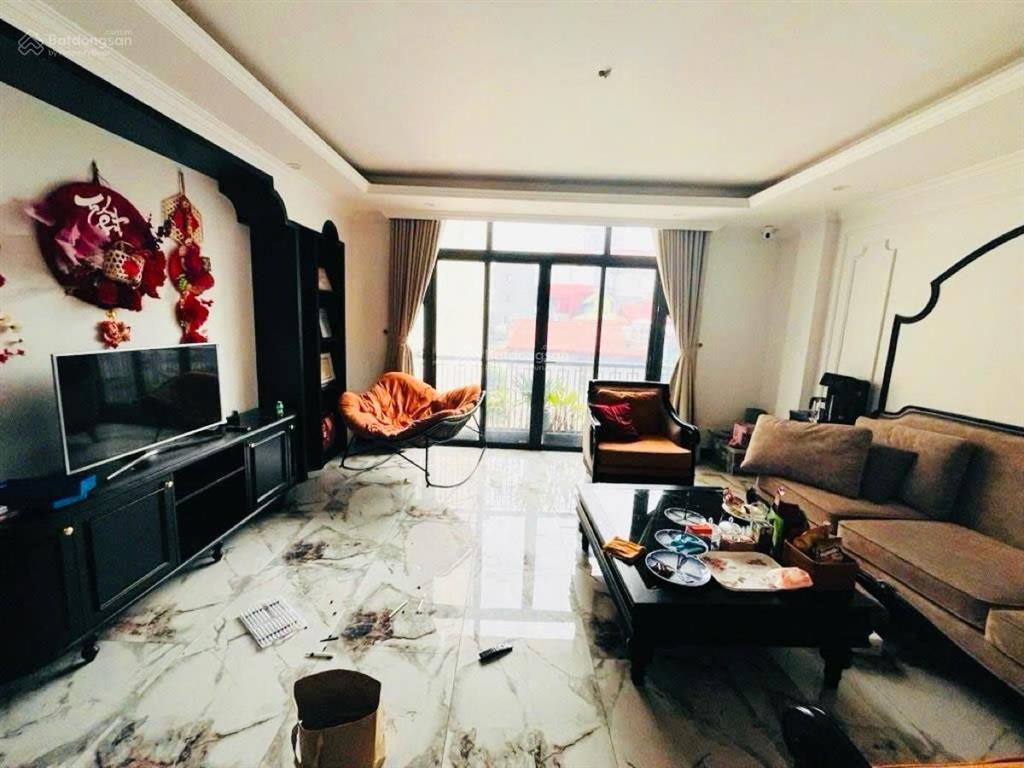 Cầu giấy, ô tô vào nhà, gần phố, ngõ thông, nhà dân xây mới, thoáng trước sau, full đồ, 52m*5t