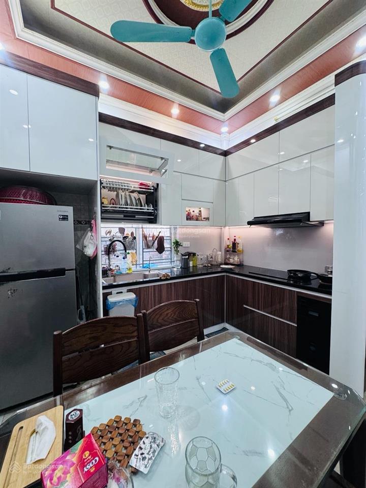 Hào nam, 30m ra phố, ngõ ba gác thông, nhà dân xây chắc chắn, 2 thoáng, full đồ, 40m*5t