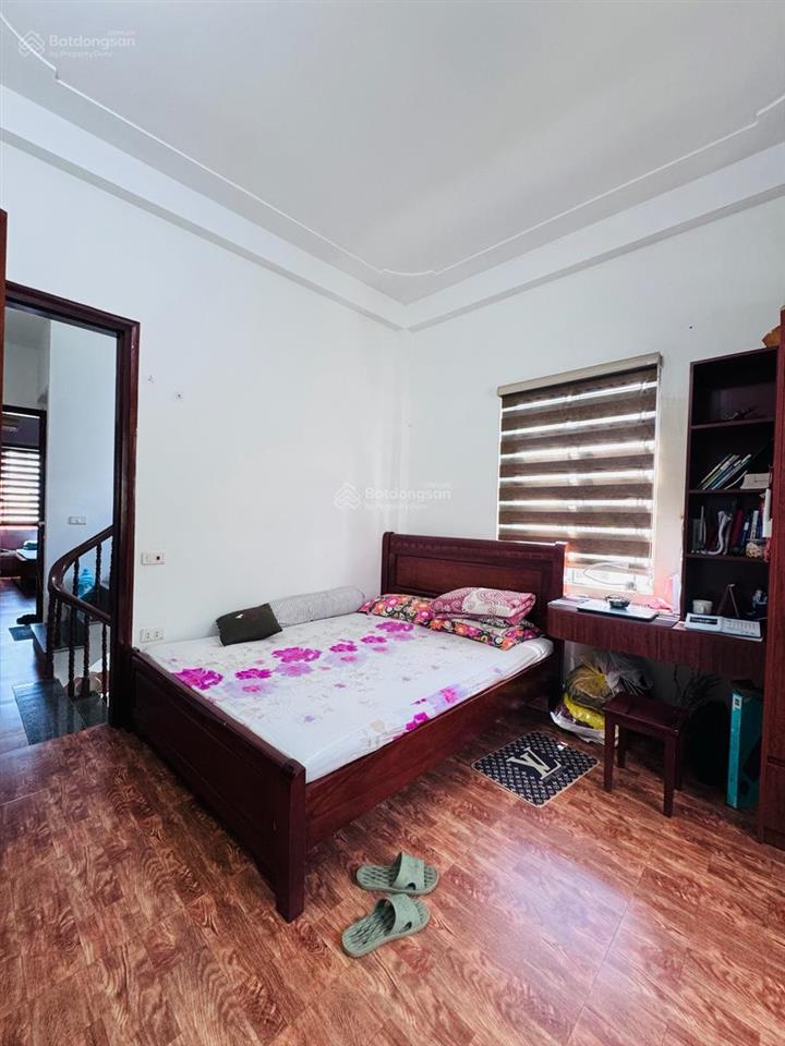 Hào nam, 30m ra phố, ngõ ba gác thông, nhà dân xây chắc chắn, 2 thoáng, full đồ, 40m*5t