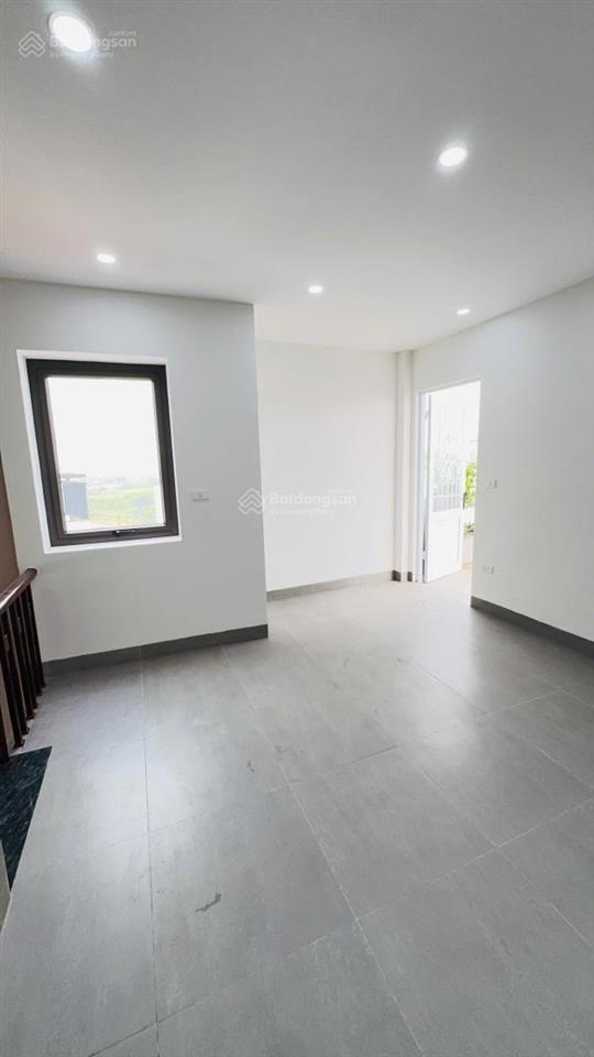 Bán gấp! pháo đài láng, ô tô đỗ, ngõ thông kinh doanh, nhà mới, lô góc, 3 thoáng, full đồ, 41m2*5t