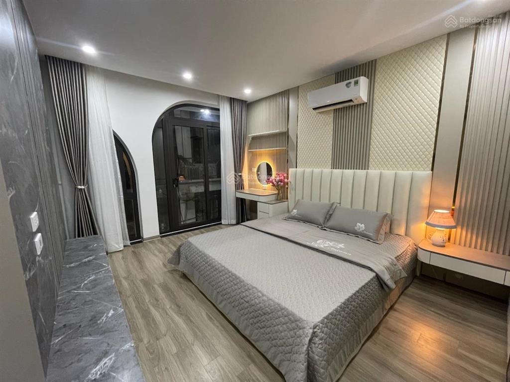 Siêu phẩm cát linh 47m*6t thang máy, ô tô đỗ, ngõ thông kinh doanh, nhà xây mới, lô góc, full đồ,