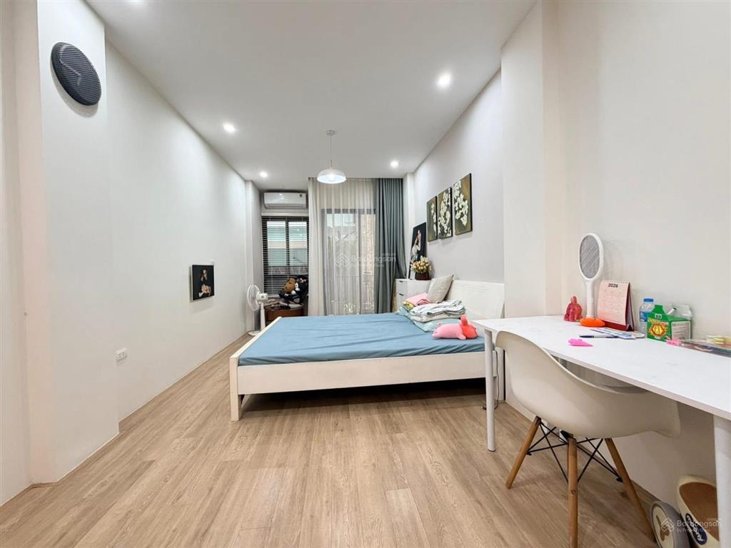 Bán nhà cù chính lan, vf3 đỗ, ngõ thông, vài bước ra phố, nhà mới, lô góc, full đồ, 39m*5t