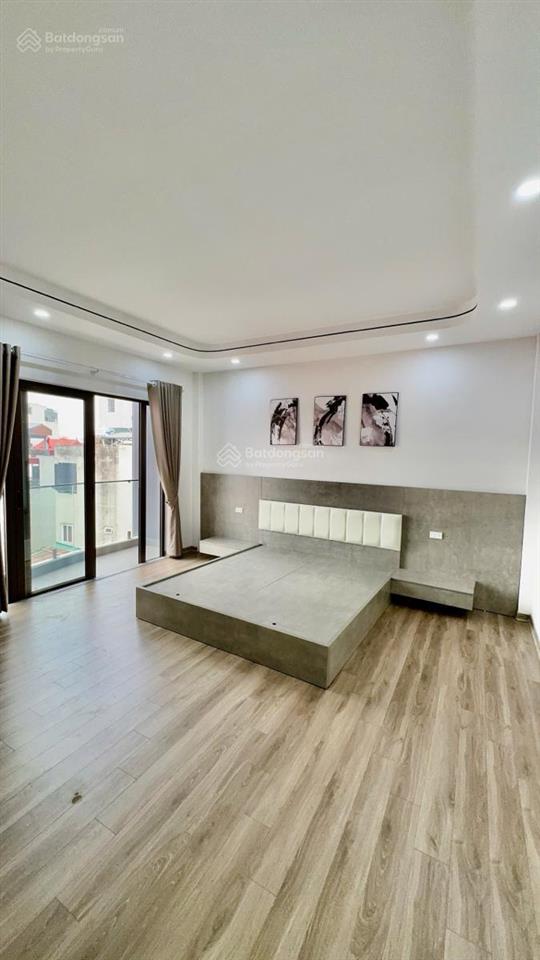 Ngọc khánh, 1 nhà ra phố, trước nhà ba gác đỗ, ngõ thông, nhà xây mới, thoáng trước sau, 42m*5t