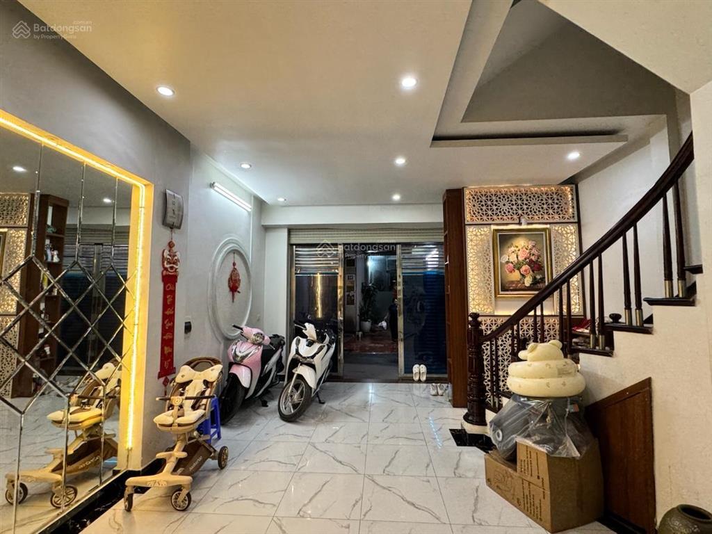 Nhà riêng vĩnh hồ, ô tô đỗ, vài bước ra phố, nhà dân xây mới, lô góc thoáng vĩnh viễn, full đồ, 50m