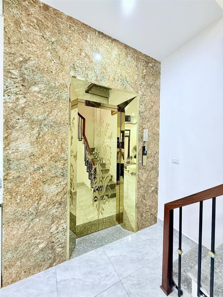 Nhà riêng láng hạ, 45m xây 6 tầng thang máy, vài bước ra phố, ô tô đỗ, nhà mới, full đồ, 2 thoáng