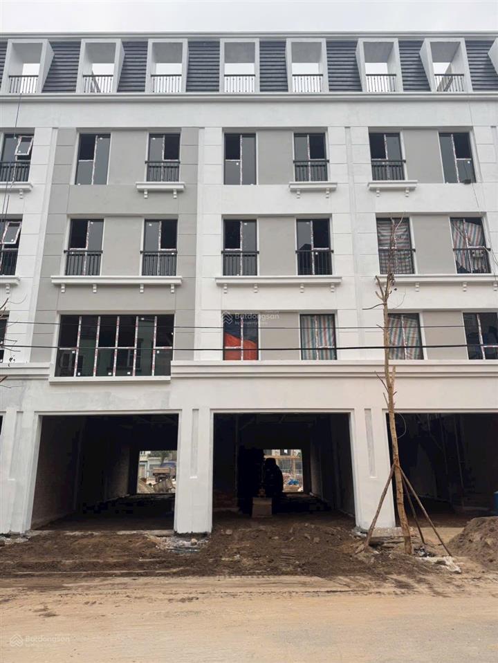 Duy nhất bán căn lk shophouse 75m gần cột đồng hồ mặt đường ngã tư văn phú  la casta hà đông