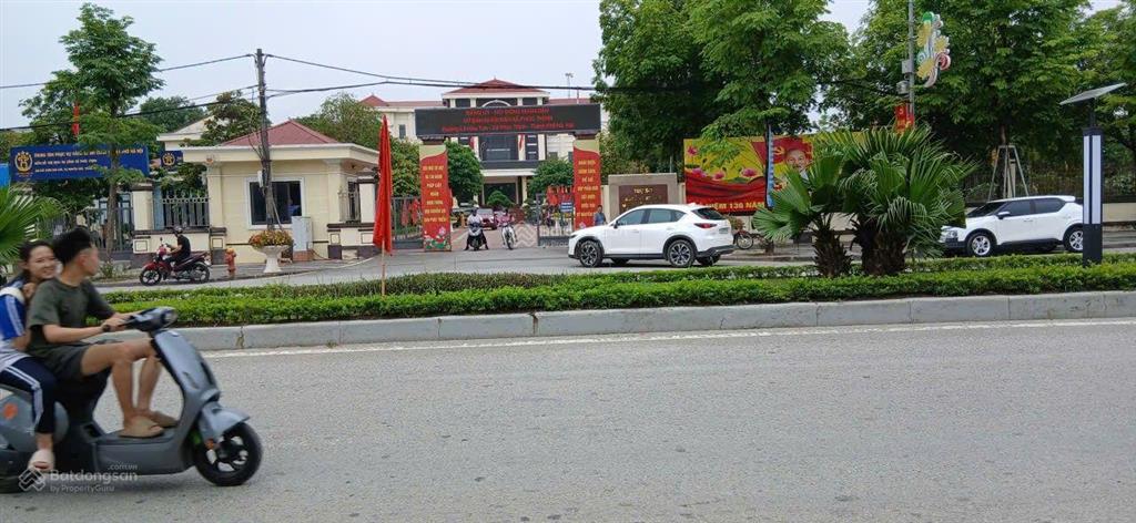 Hiếm bán 105m đất trung tâm nguyên khê đông anh gần ubnd xã đường nhựa ô tô tránh .cần bán gấp.