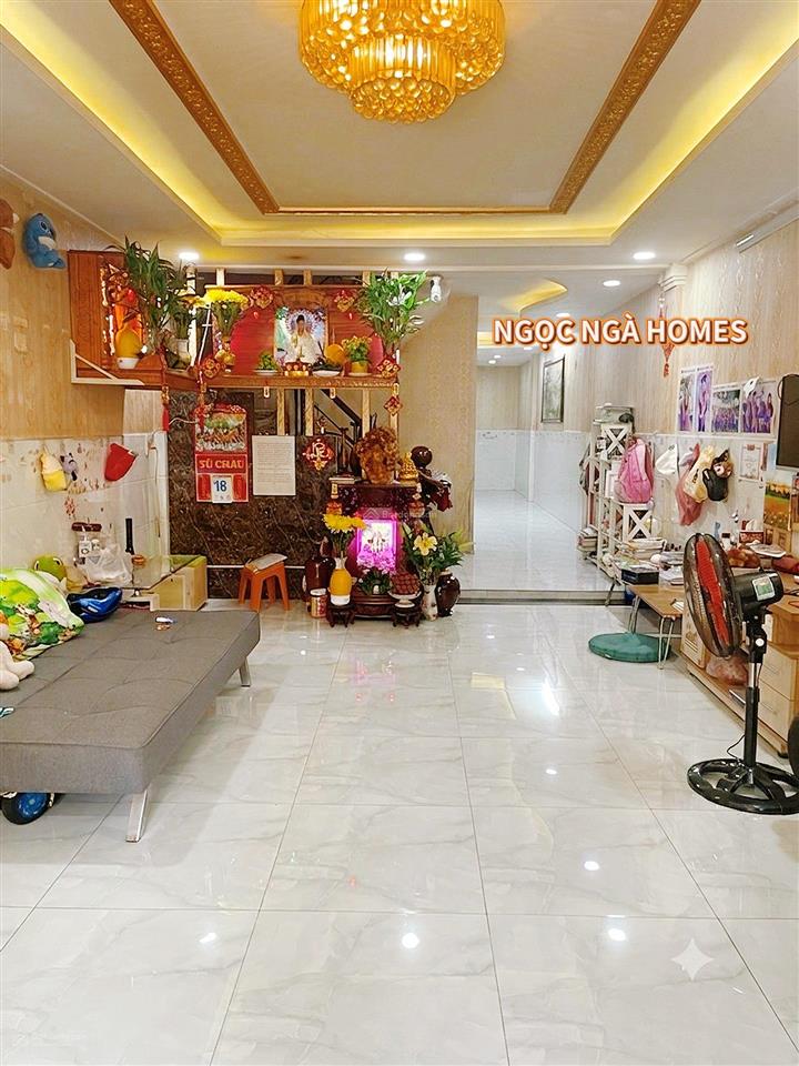 Bán nhà trung tâm quận 6. chủ cần tiền gấp. giảm mạnh. nhà ngay vòng xoay phú lâm. hẻm, chỉ 8 tỷ.