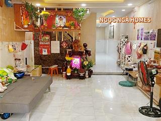 Bán nhà trung tâm quận 6. chủ cần tiền gấp. giảm mạnh. nhà ngay vòng xoay phú lâm. hẻm, chỉ 8 tỷ.