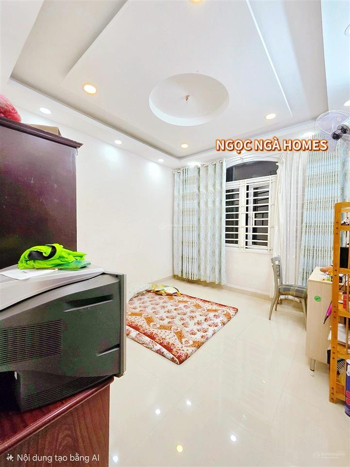 Bán nhà trung tâm quận 6. chủ cần tiền gấp. giảm mạnh. nhà ngay vòng xoay phú lâm. hẻm, chỉ 8 tỷ.