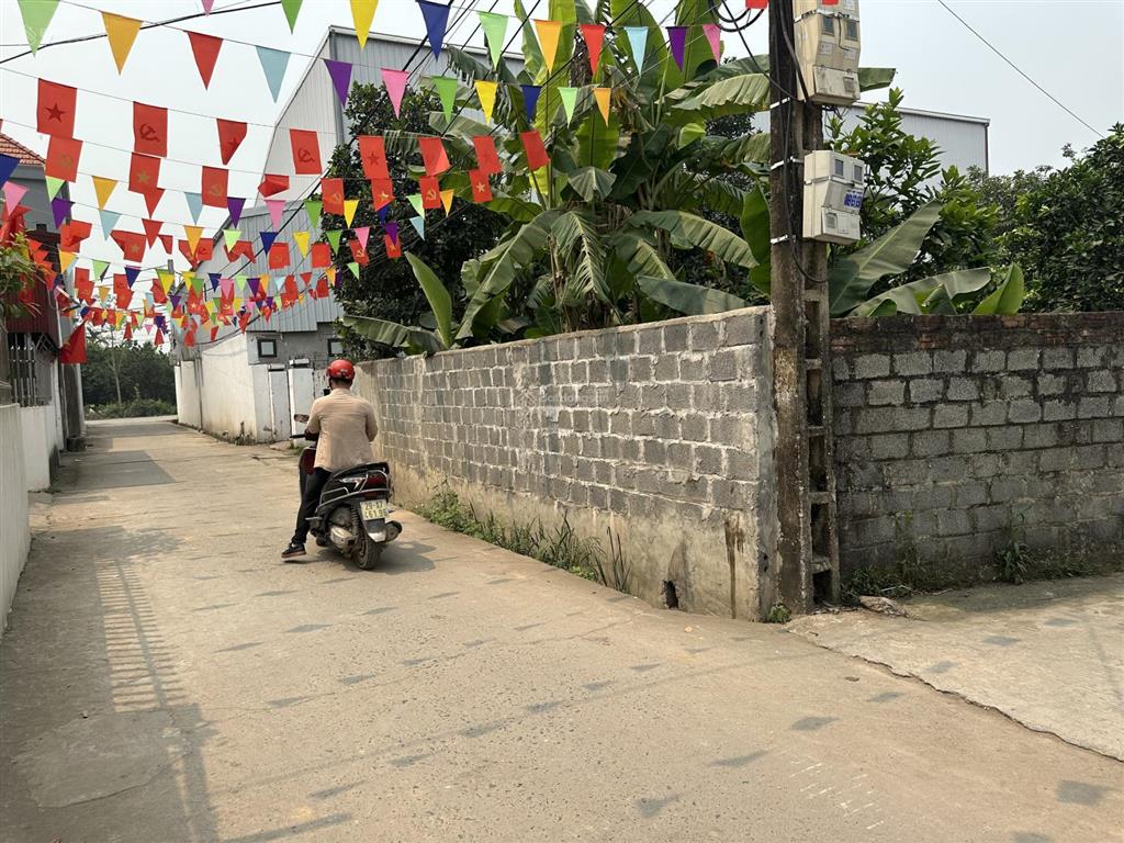 Siêu phẩm 100 m đất xóm dâu thôn bạch nao