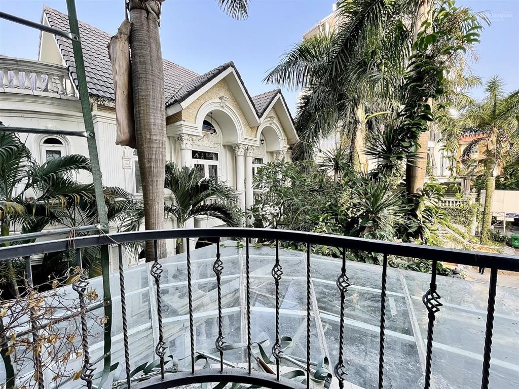 Cho thuê căn hộ 1pn view thoáng  đầy đủ nội thất, nằm gần cầu sài gòn