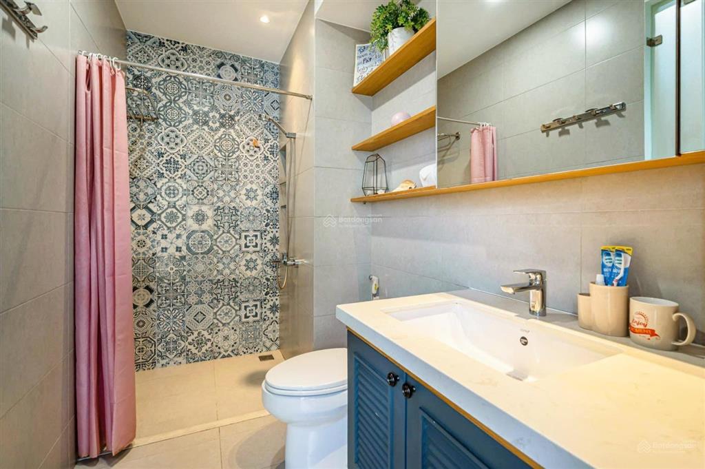 Q2 trống lại căn hộ thiết kế hiện đại  đầy đủ tiện nghi gần cầu sài gòn