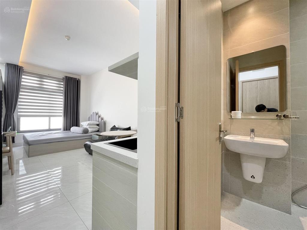 Cho thuê căn hộ đầy đủ nội thất  nằm gần cầu sài gòn