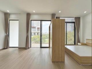 Sắp trống căn hộ ban công / cửa sổ thoáng ngay đảo kim cương
